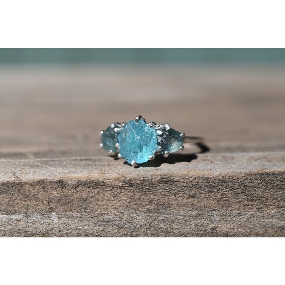 Ocean-Inspired Raw Gemstone Ring with Teal and Blue Crystals on Silver B… - Picture 3 of 9
